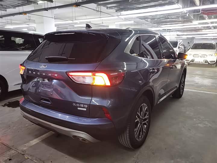 Фото 7 - Ford Escape