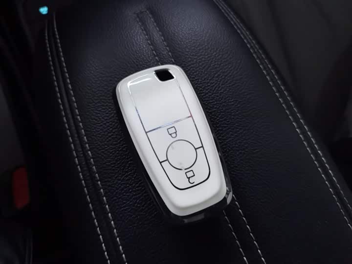 Фото 9 - Ford Escape