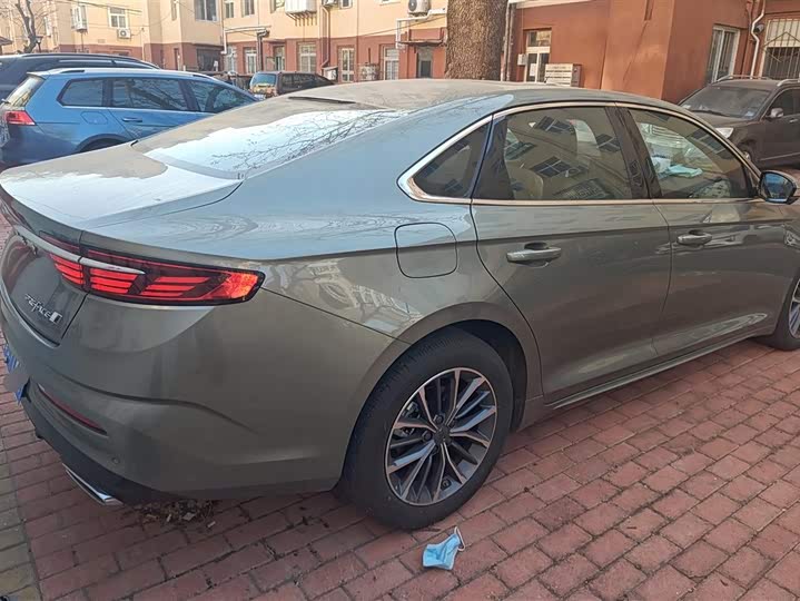 Фото 3 - Geely Preface