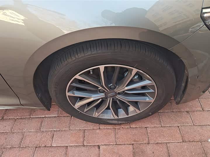 Фото 6 - Geely Preface