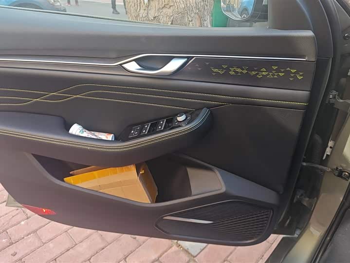 Фото 7 - Geely Preface