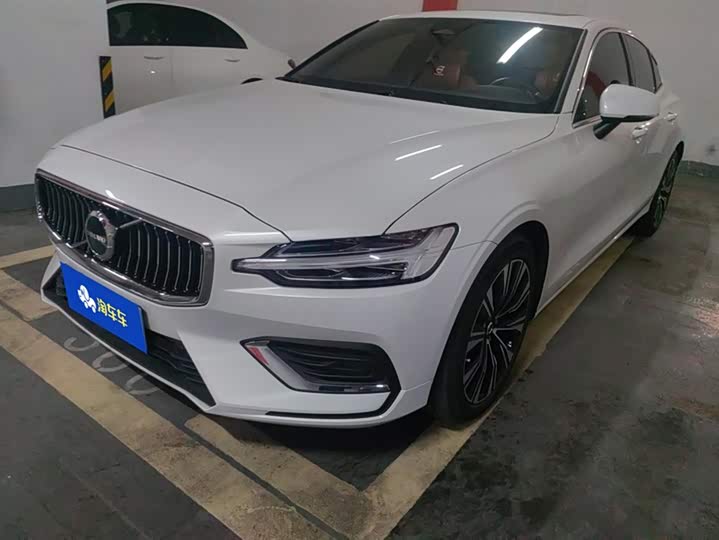 Фото 1 - Volvo S60