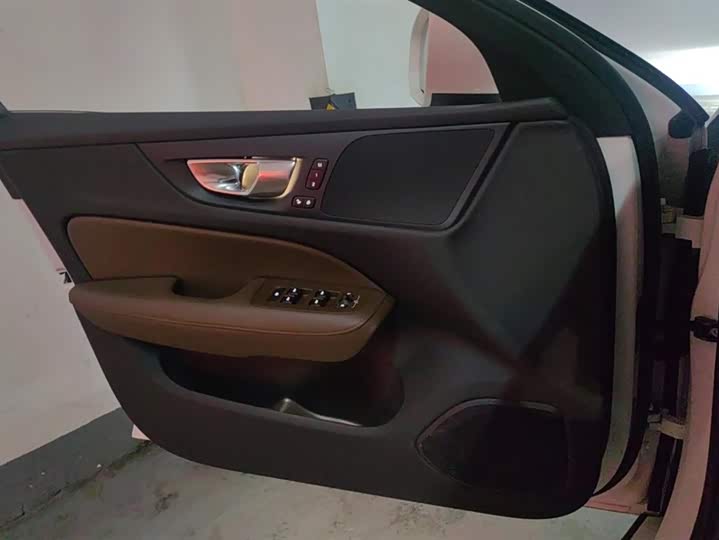 Фото 7 - Volvo S60