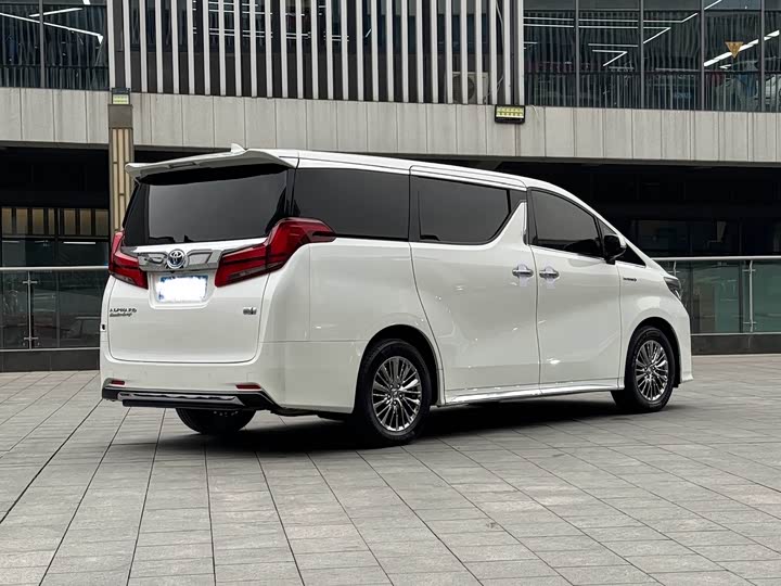 Фото 4 - Toyota Alphard