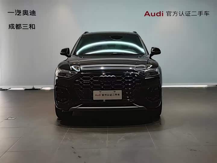 Фото 2 - Audi Q5L