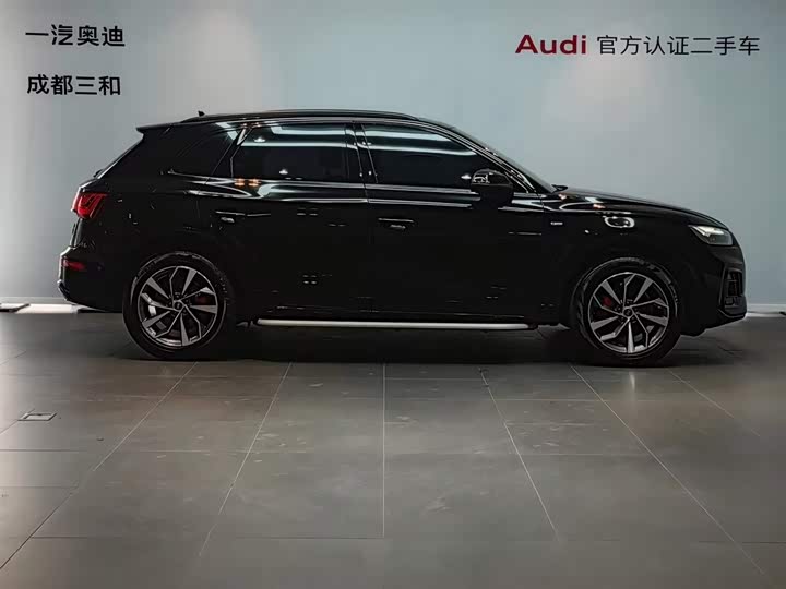 Фото 3 - Audi Q5L