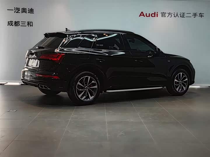 Фото 4 - Audi Q5L