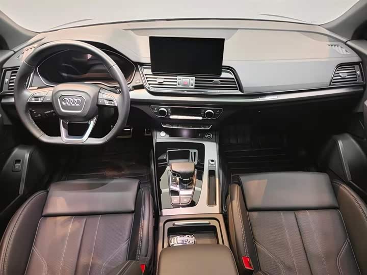 Фото 6 - Audi Q5L