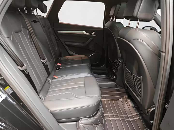 Фото 8 - Audi Q5L