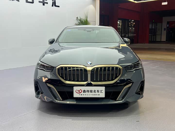 Фото 3 - BMW 5 Series