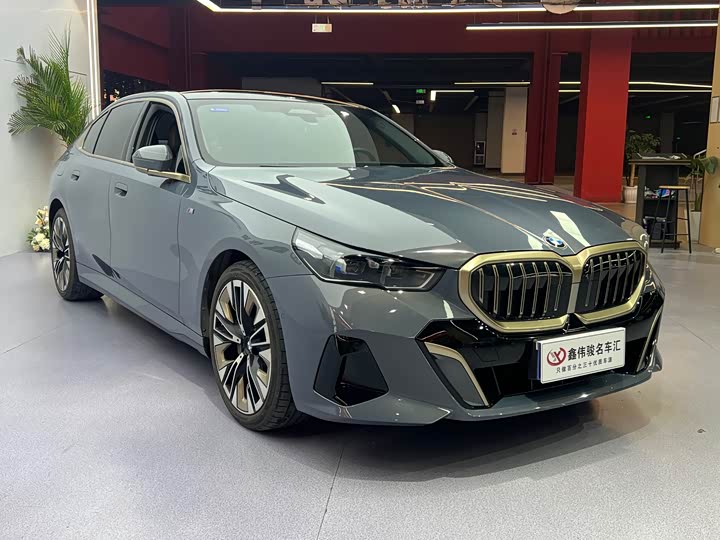 Фото 4 - BMW 5 Series