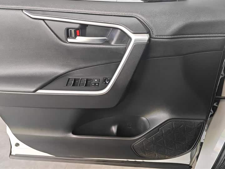 Фото 7 - Toyota Wildlander