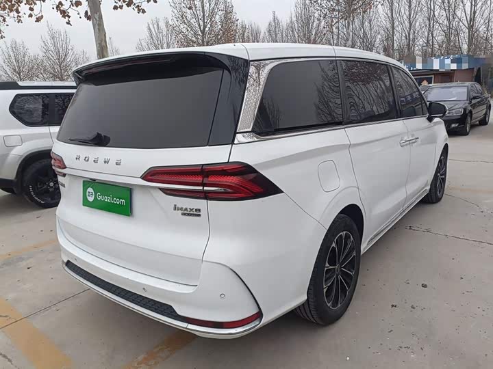Фото 7 - Roewe iMax 8