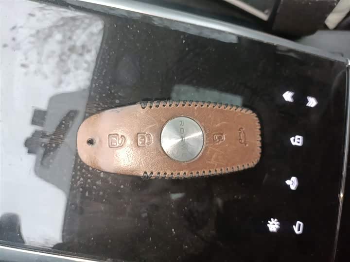 Фото 9 - Roewe iMax 8