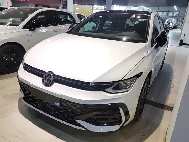 Фото 1 - Volkswagen Golf