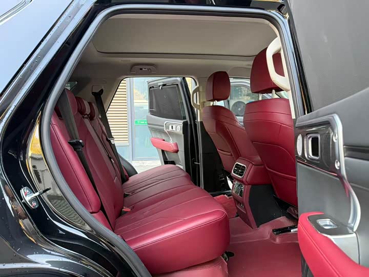 Фото 7 - Tank 400 Hybrid