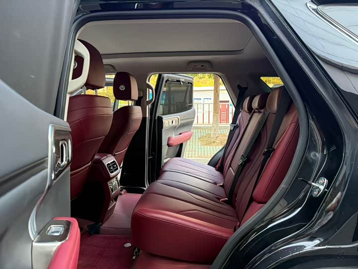 Фото 8 - Tank 400 Hybrid