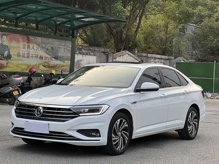 Фото 1 - Volkswagen Sagitar L