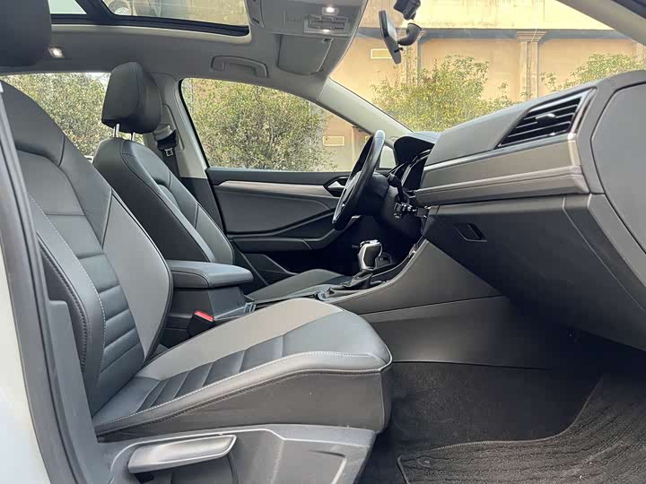 Фото 8 - Volkswagen Sagitar L