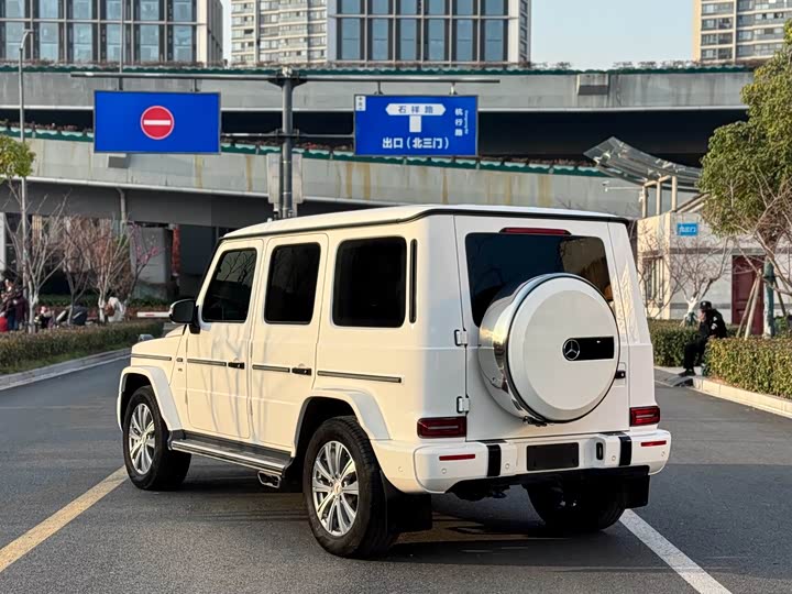 Фото 9 - Mercedes-Benz G-Class