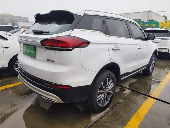 Фото 7 - Geely Atlas