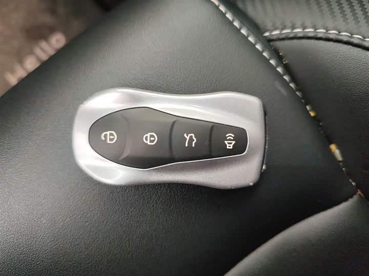 Фото 9 - Geely Atlas