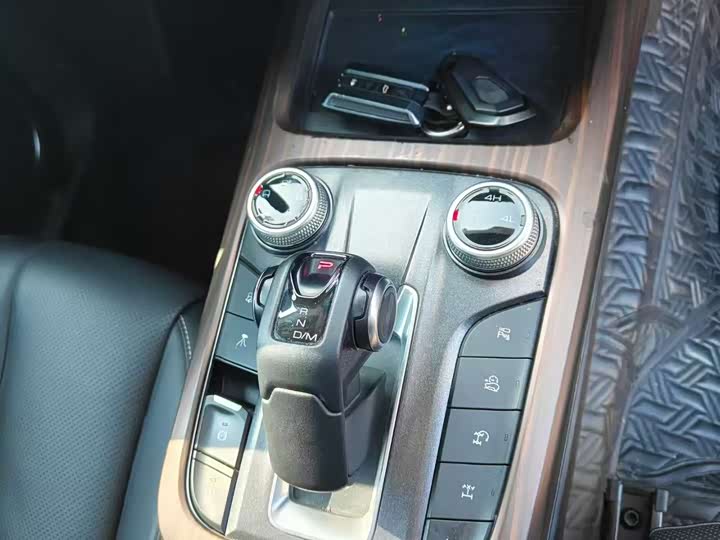 Фото 4 - Tank 300