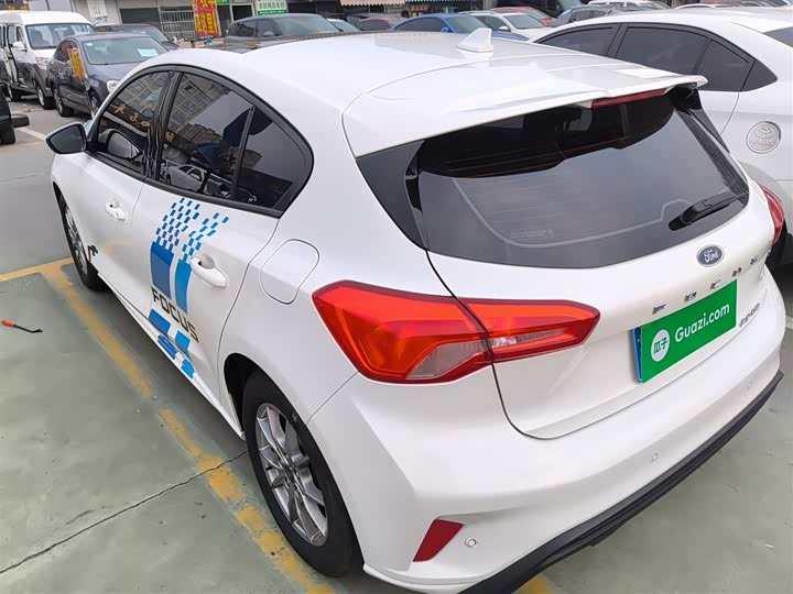 Фото 5 - Ford Focus