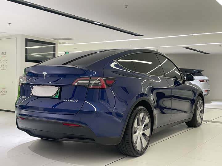 Фото 6 - Tesla Model Y