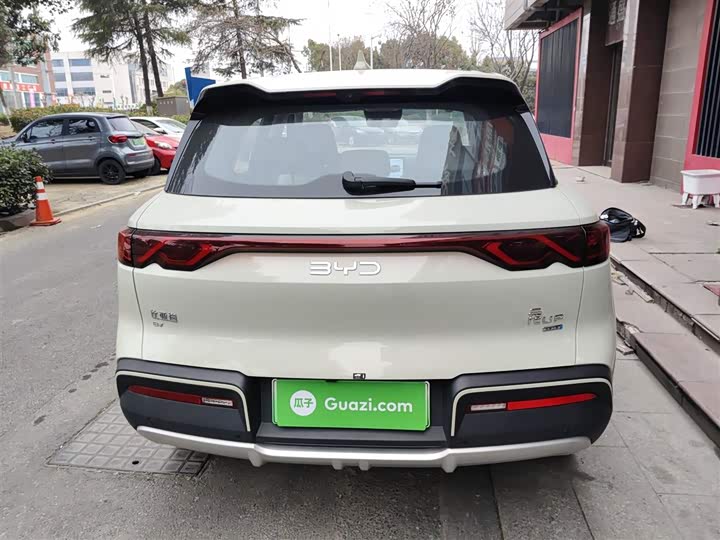 Фото 6 - BYD Yuan Up