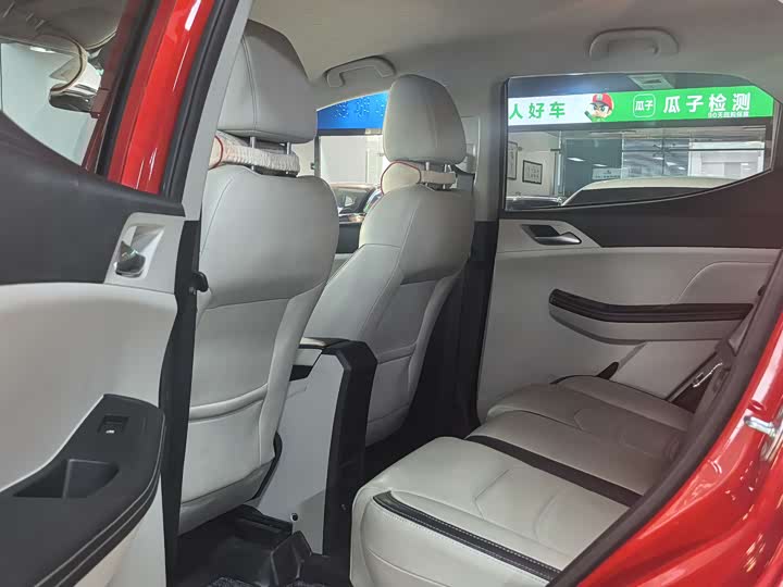 Фото 6 - BYD Yuan Pro