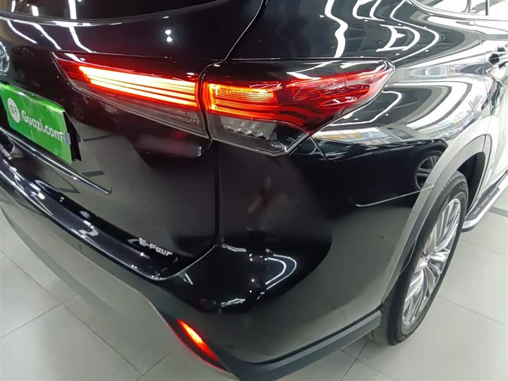 Фото 8 - Toyota Highlander