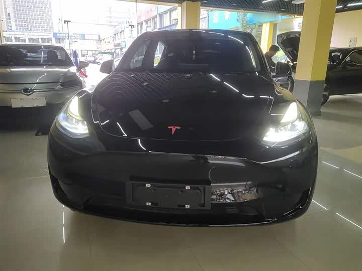 Фото 3 - Tesla Model Y