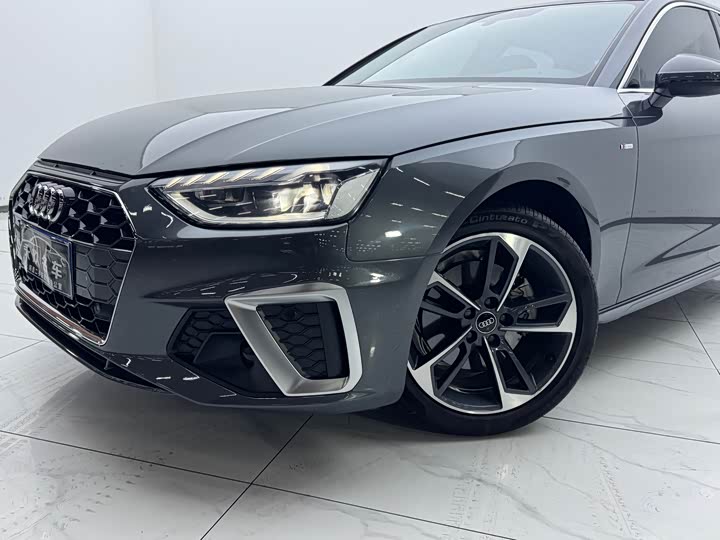 Фото 3 - Audi A4L