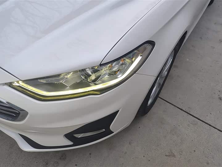 Фото 5 - Ford Mondeo