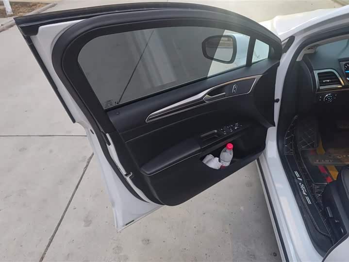 Фото 7 - Ford Mondeo