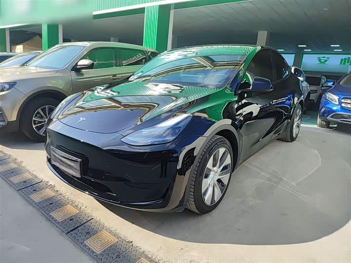 Фото 1 - Tesla Model Y