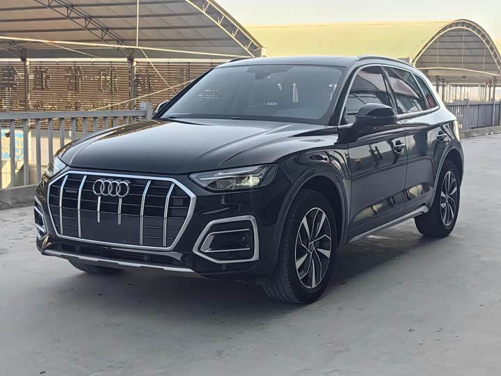 Фото 1 - Audi Q5L
