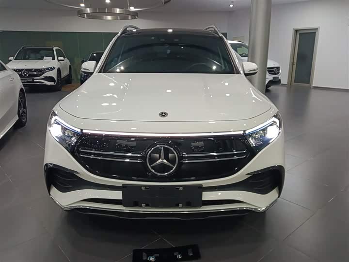 Фото 3 - Mercedes-Benz EQB