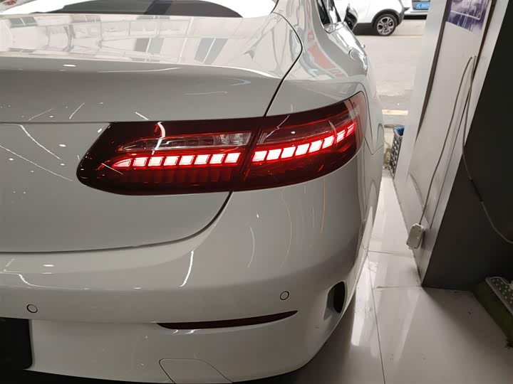 Фото 8 - Mercedes-Benz E-Class