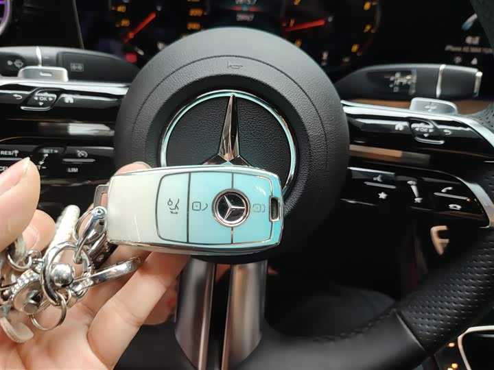 Фото 9 - Mercedes-Benz E-Class