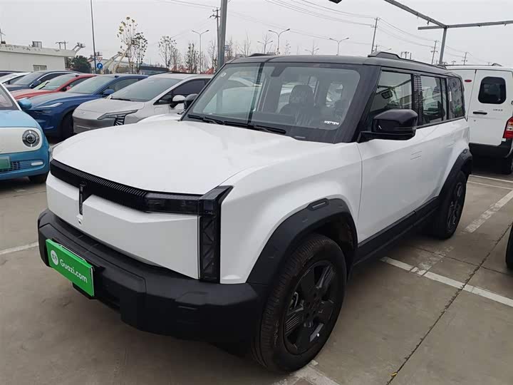 Фото 1 - Chery iCar 03