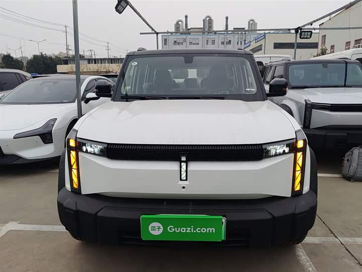 Фото 3 - Chery iCar 03