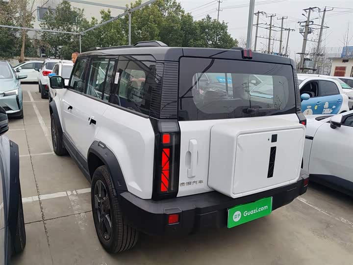 Фото 5 - Chery iCar 03