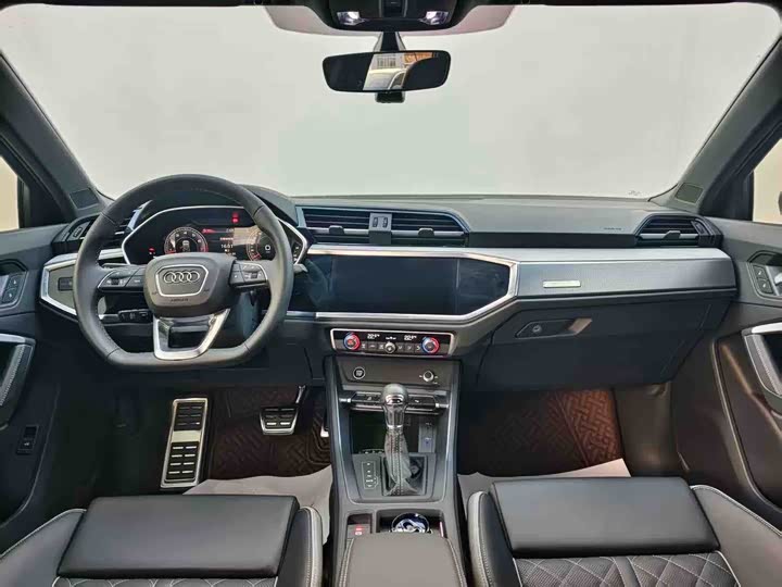 Фото 6 - Audi Q3