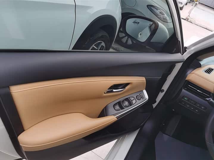 Фото 7 - Nissan Sylphy