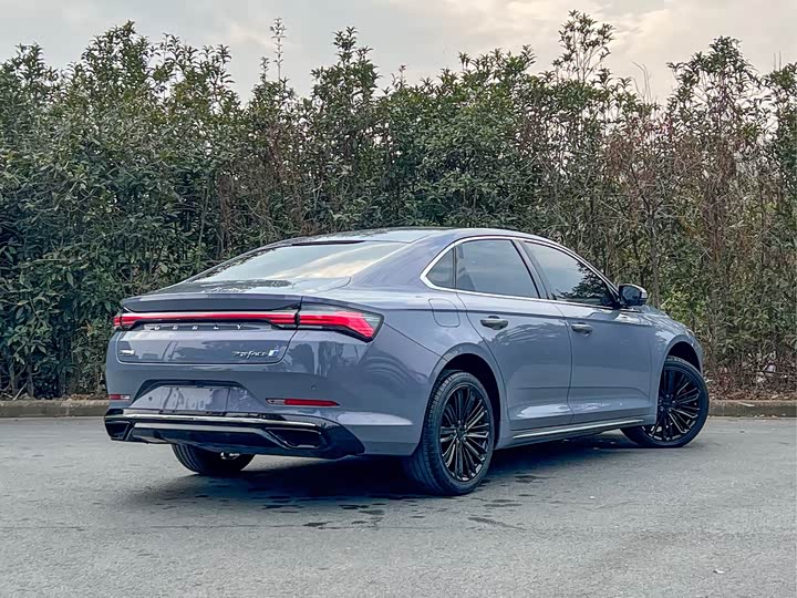 Фото 4 - Geely Preface L