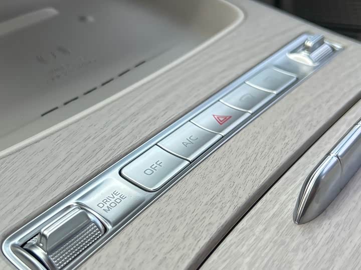 Фото 8 - Geely Preface L