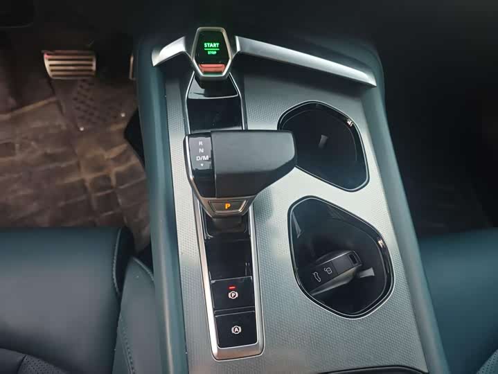 Фото 8 - MG Motor 7