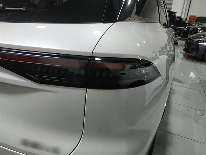 Фото 8 - Chery Tiggo 8L